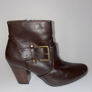 Nine West booties, Size 6‎